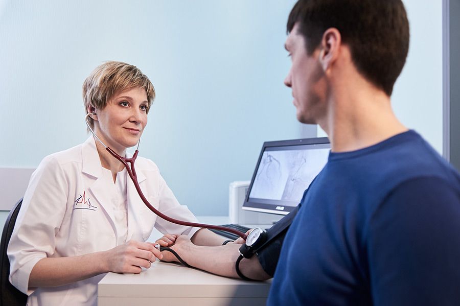 Консультация и осмотр кардиолога Консультация и осмотр кардиолога