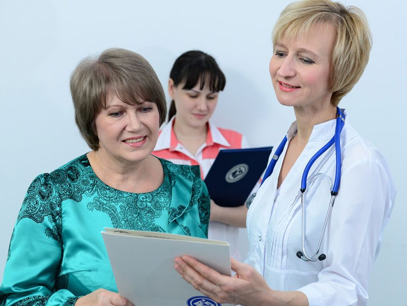 Пациент на приеме у онколога Пациент на приеме у онколога