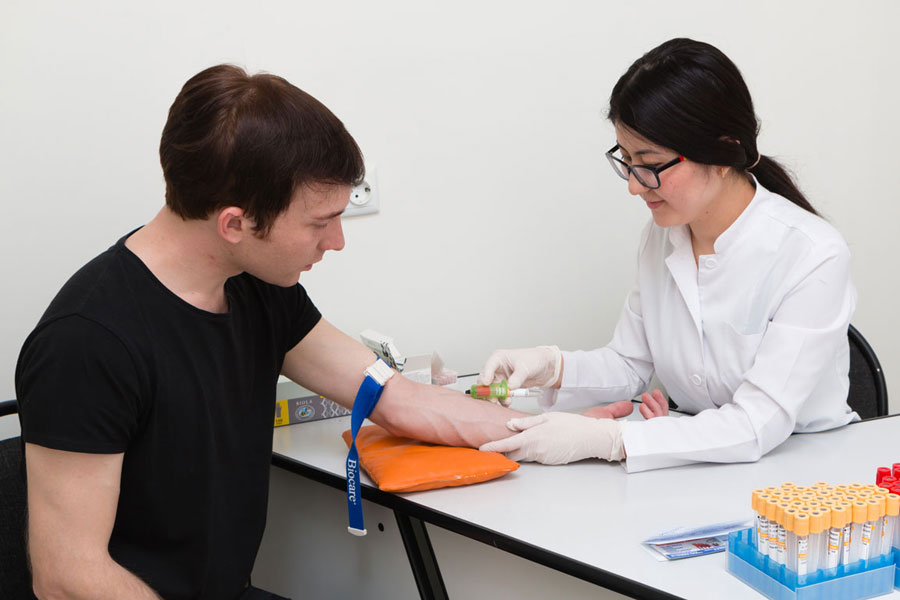 Сдача анализа крови в больнице Сдача анализа крови в больнице