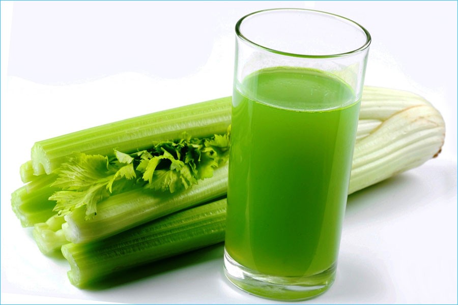 Свежий сок из сельдерея Свежий сок из сельдерея