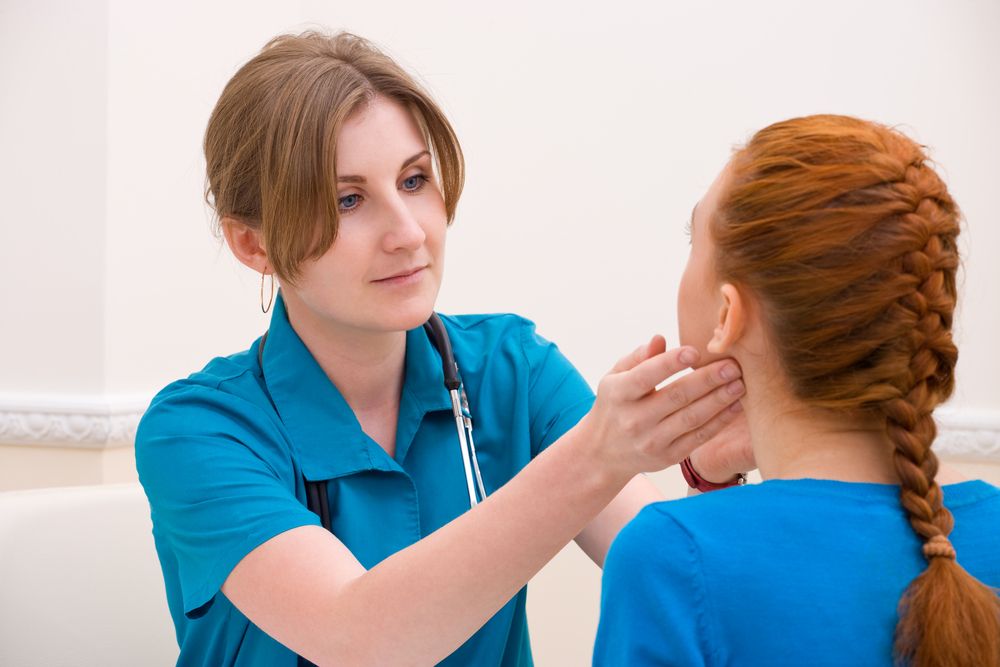 Увеличиваются лимфатические узлы Увеличиваются лимфатические узлы