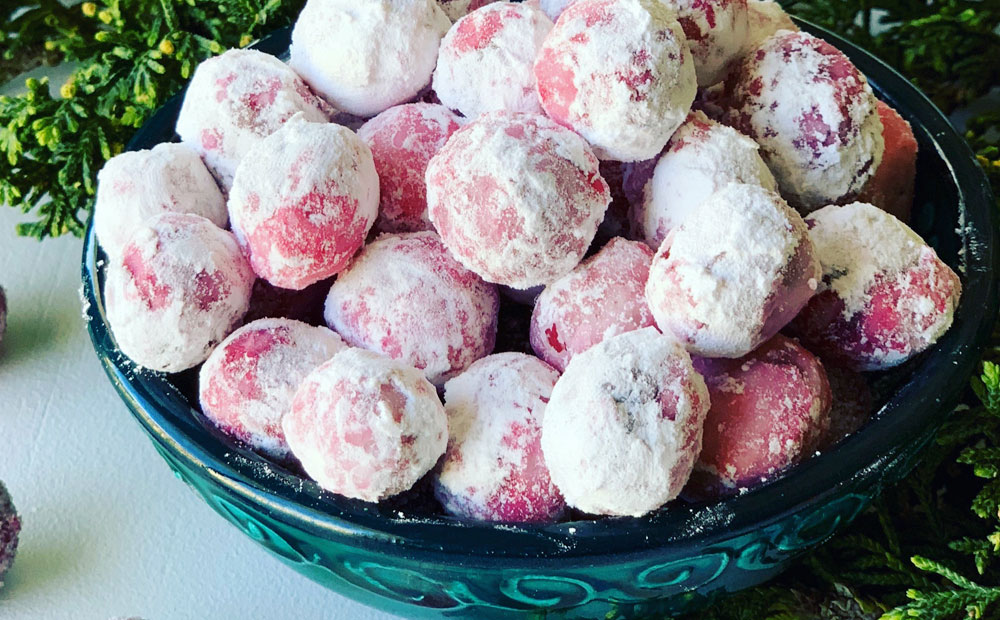 Ягоды клюквы с сахарной пудрой Ягоды клюквы с сахарной пудрой