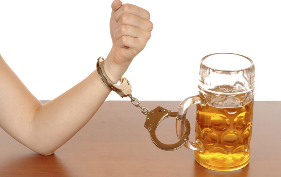 Злоупотребление алкоголем Злоупотребление алкоголем