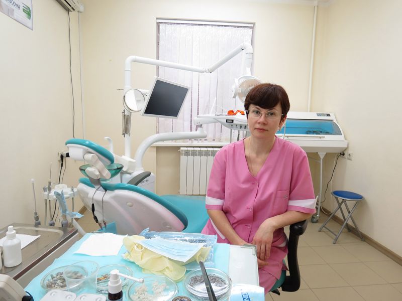стоматолог Краснощекова Надежда Витальевна